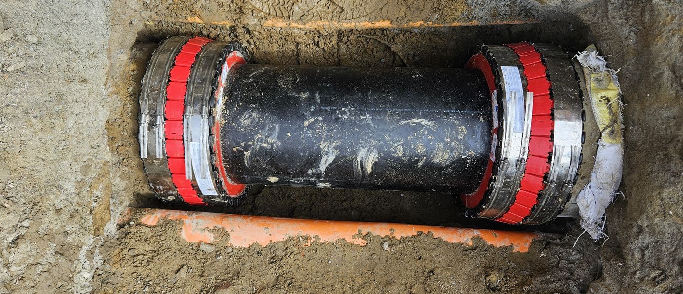 Buisovergang met gelijke vloei op betonnen buis met re-lining - Ukkel (BE)